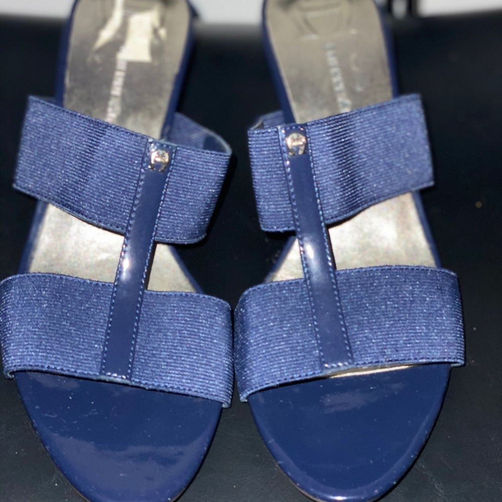 Shoes - Picture 2 of 7